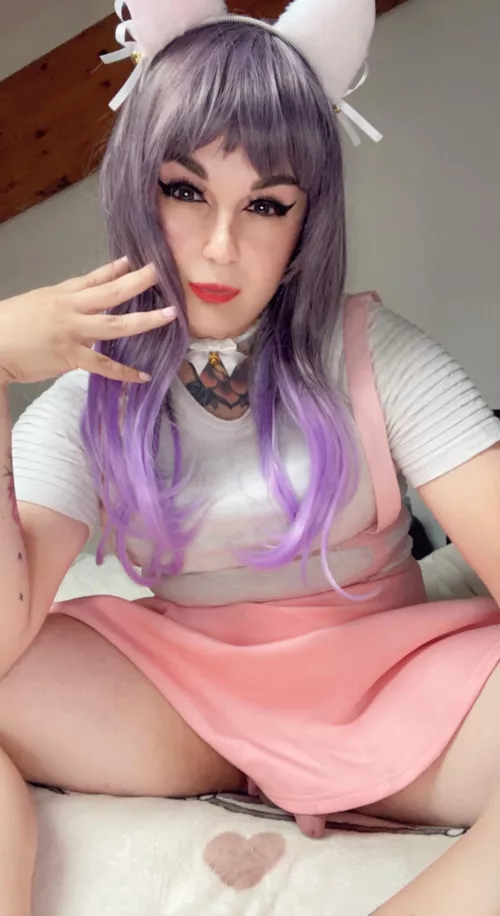 Oopsie, something's slippin' out!🙈