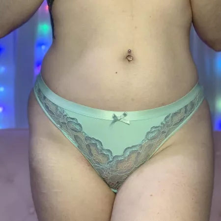 Over 60 worn items in my store & free shipping in the USA 💕