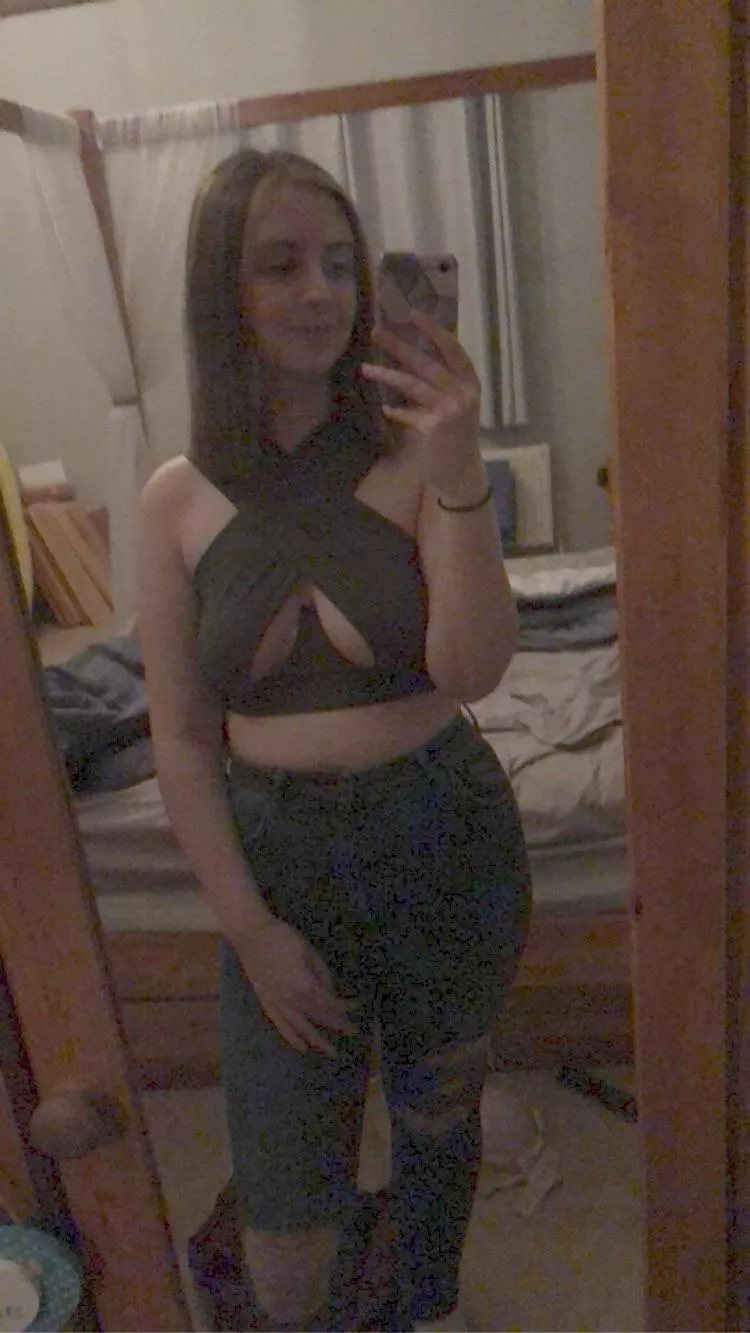 Peek a boob 👀