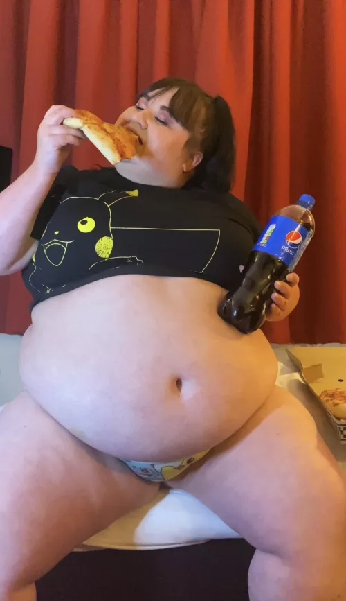 Pizza, pepsi and pokemon 💕