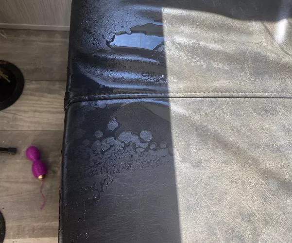 Played with my pussy under the table until I squirted all over. 💦