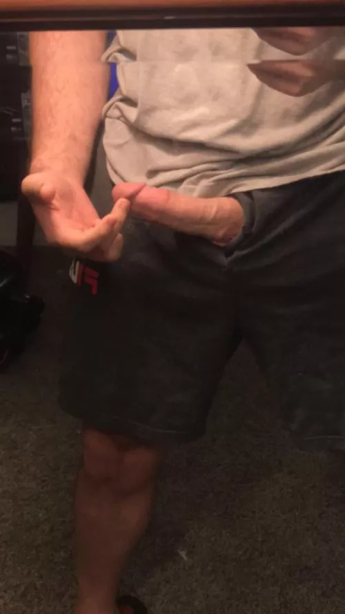 Please excuse the large hands. I’m 6’3. And I’m also 9” x 6.5”