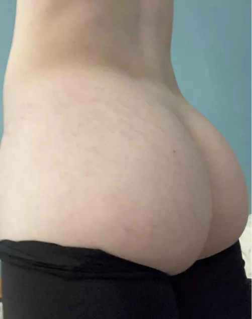 plenty of squats and hip thrusts๐