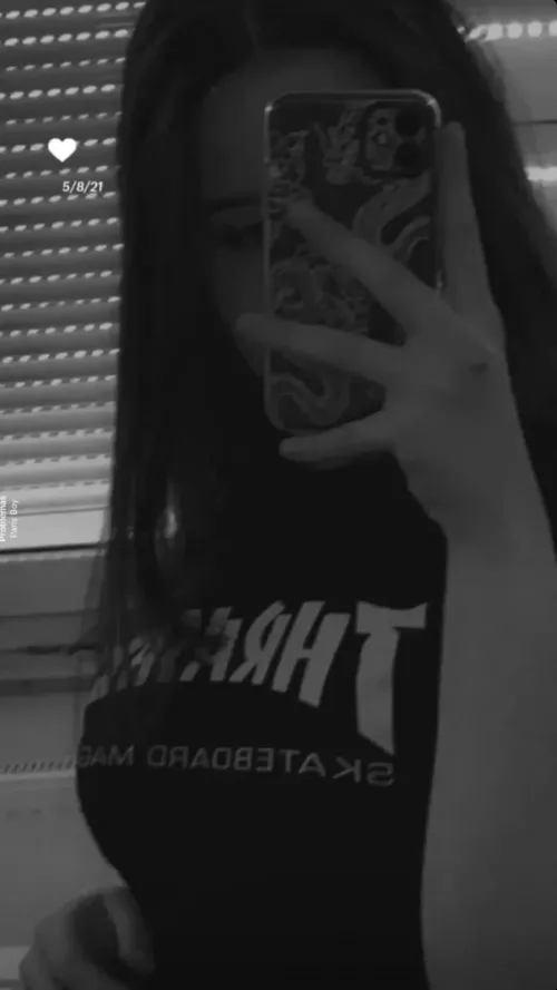 Pls Cover my Shirt in your creamy load! Anyone wants to RP i have lots of fetishes😋