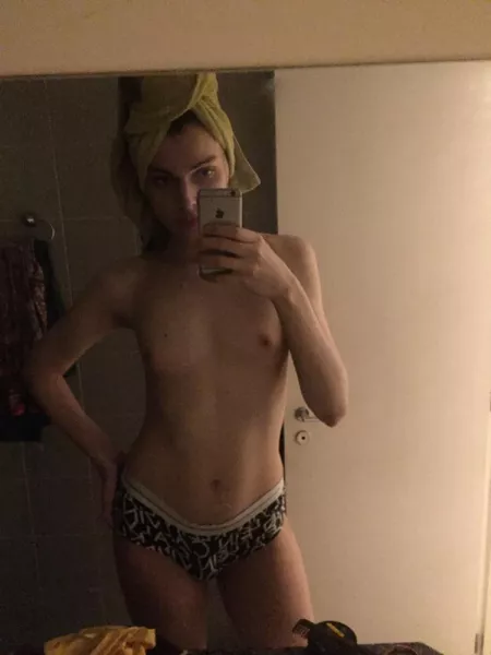 post shower, feeling hot🙈