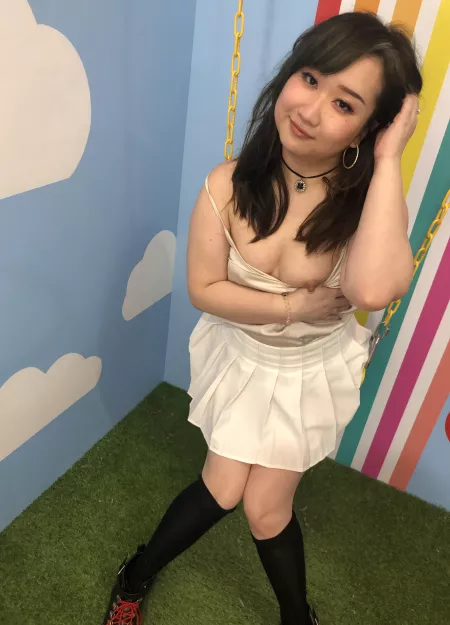 POV: you are my Instagram husband, I flashed you as a reward. Would you get a boner?