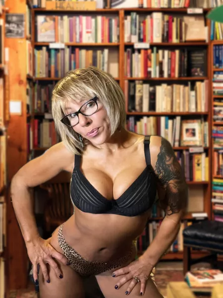 Reading is 💋 Sexy 💋 you never go to bed alone