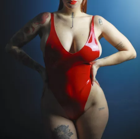 Red latex never disappoints