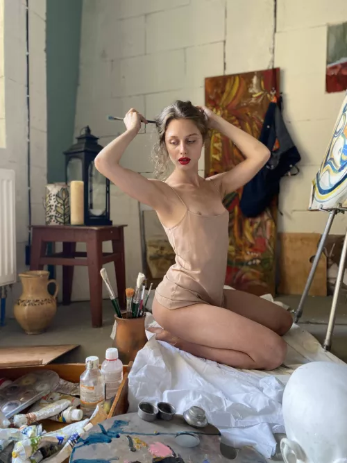 Red lips and a pretty smile, ready to make your day. 🥰 [OC] [F]