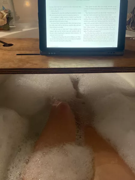 Relaxing bubble bath ❤️