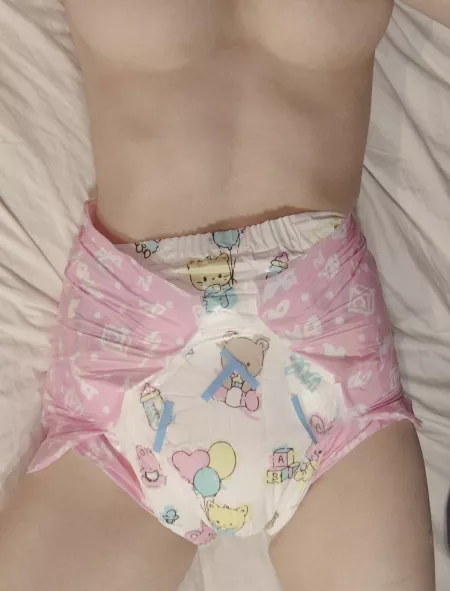 (REPOST check comments) Sad nights mean sloppy tape jobs and listening to sad songs in languages I don’t know. Head too full, diaper too empty :/
