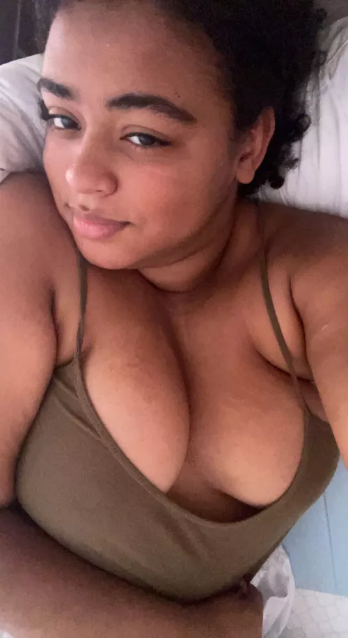 roleplay with me dm me 😏 more detailed the better 🤤.