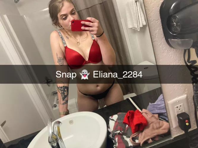 Say hi if you would cum in my mouth