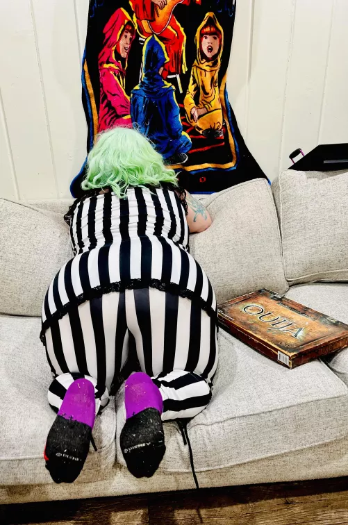 Say my name three times, I dare you 😈👻 Cum sub to my Onlyfans to find out what happens, only $6.66! Link in bio.