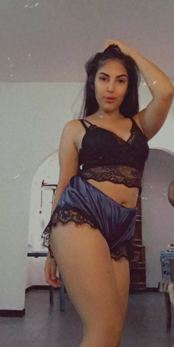 [SELLING] Ready to play with you 💘 ✨AVAILABLE FOR ALL SERVICES✨ sexting Anal 👁️ GFE 👥 PICS 📸 Fetish friendly🤭 If you are a buyer Kik me Vane.moncada25 📲 or Snap me ➡️Snapchat Vanessa_mon25📲 ask for my menu (for prices)