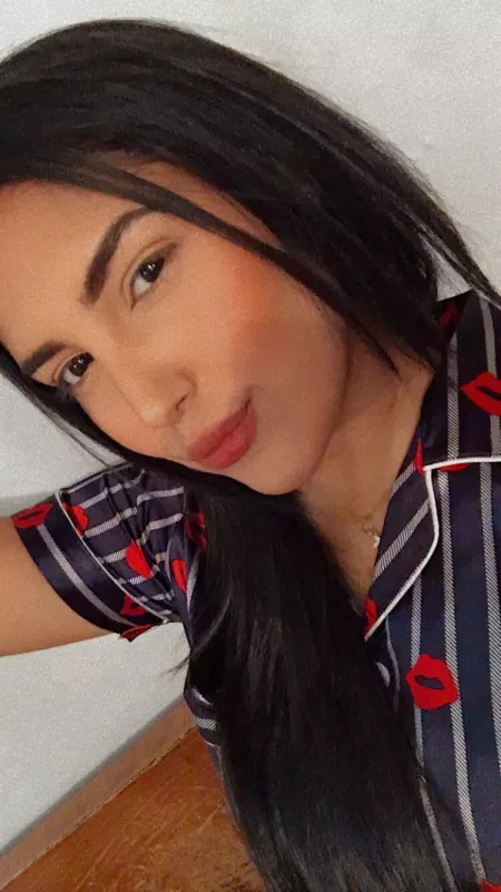 [SELLING] Ready to play with you 💘 ✨AVAILABLE FOR ALL SERVICES✨ sexting Anal 👁️ GFE 👥 PICS 📸 Fetish friendly🤭 If you are a buyer Kik me Vane.moncada25 📲 or Snap me ➡️Snapchat Vanessa_mon25📲 ask for my menu (for prices)