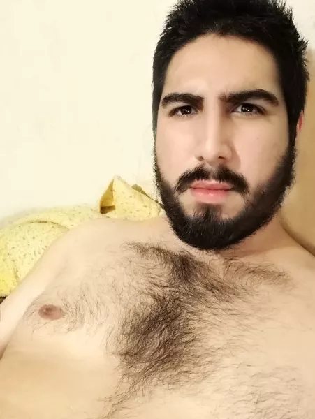 Serious man 30 years looking for a relationship with a nice man with blue/ green eyes. Hit me up 🤗