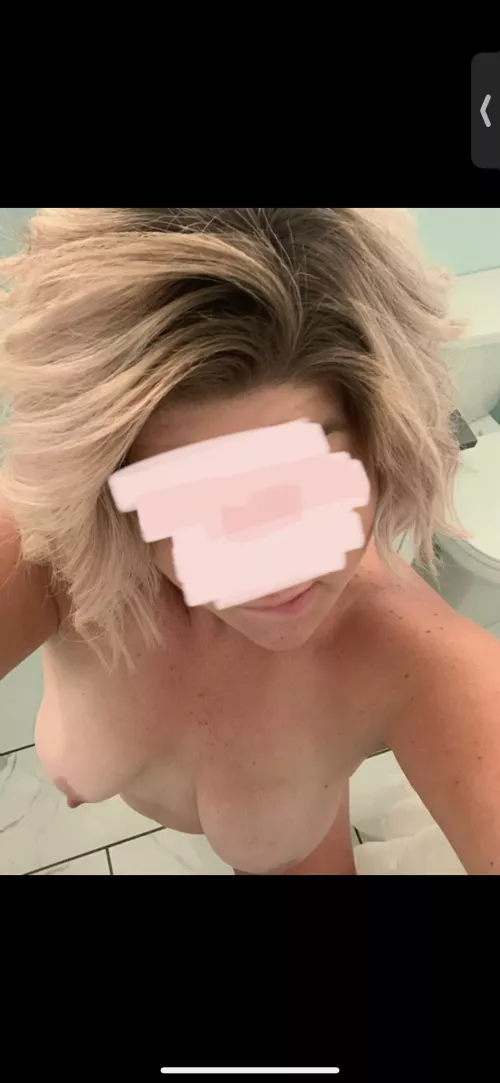 Sexy Hotwife wants to be so bad