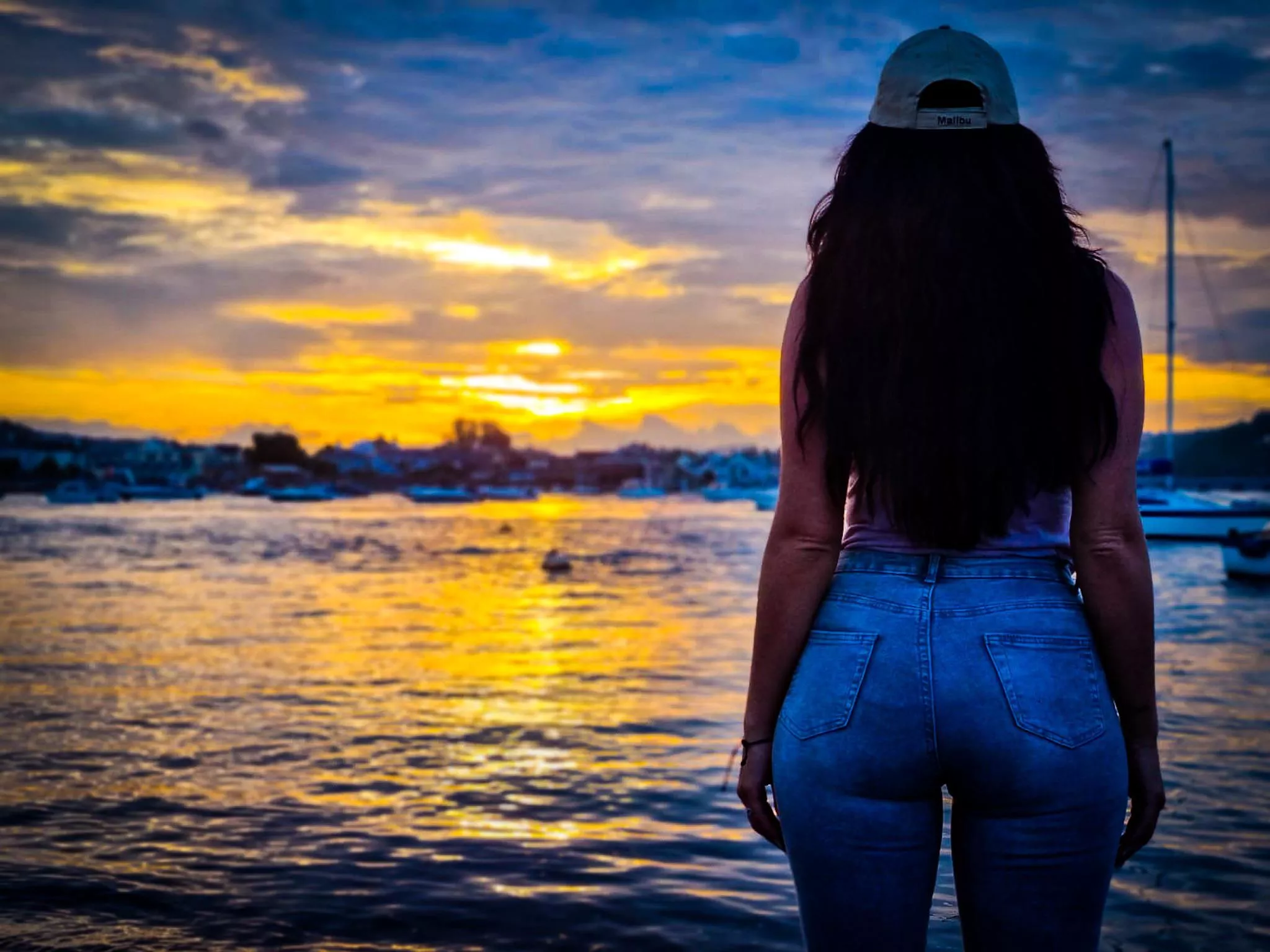 Shall I take the jeans off? 😇😈