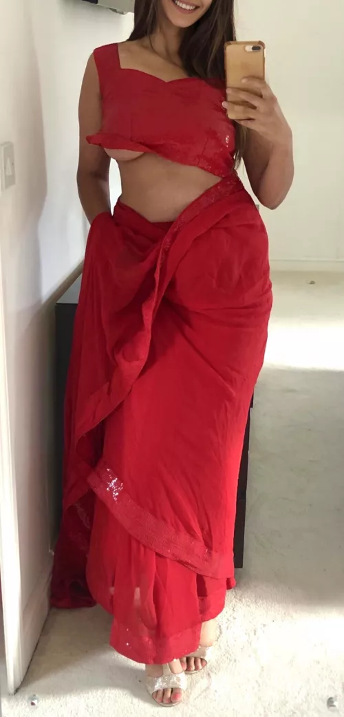 Shall we make sari underboob a new trend...ππ British Punjabi Indian