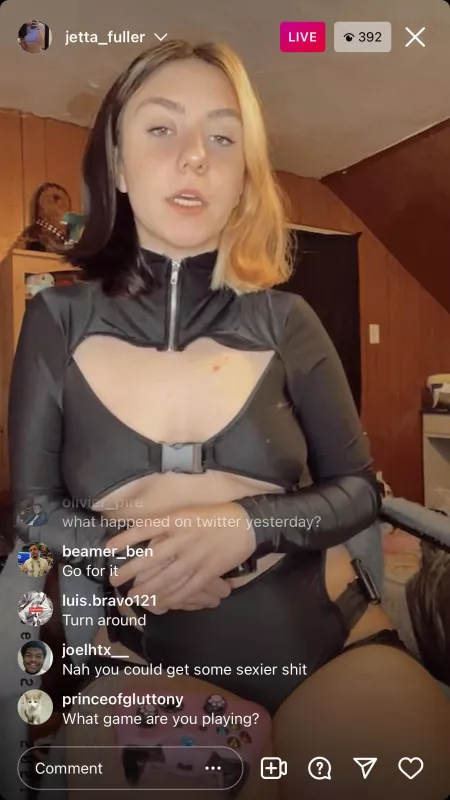 She’s live rn