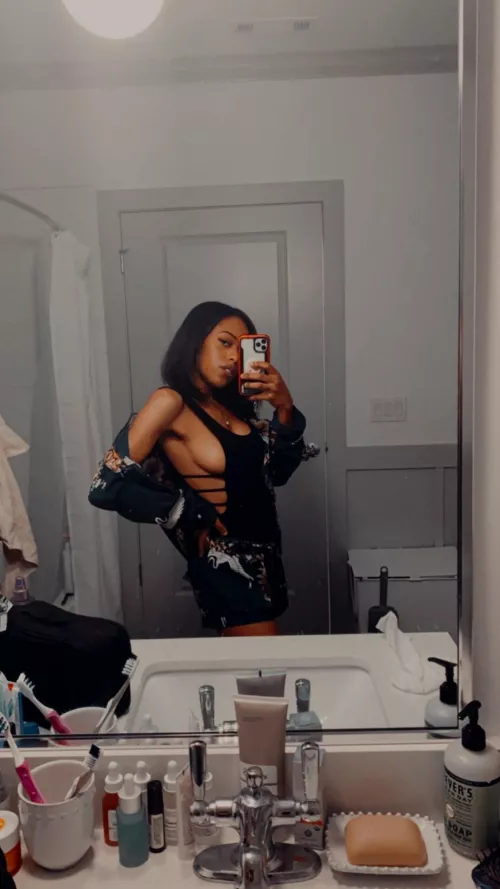 Side boob saves lives