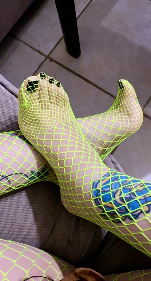 Size 11 and extra high arches.