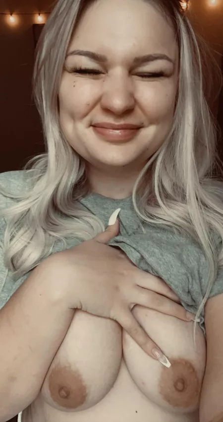 slutty milf wants all of your attention π¦ slutty milf wants all of your attention π¦