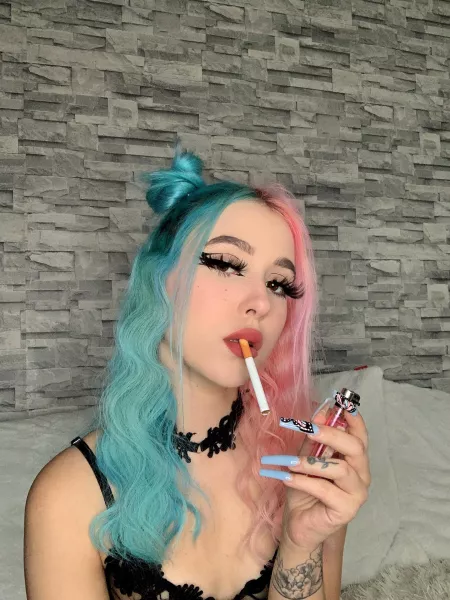 Smoking is so fucking sexy