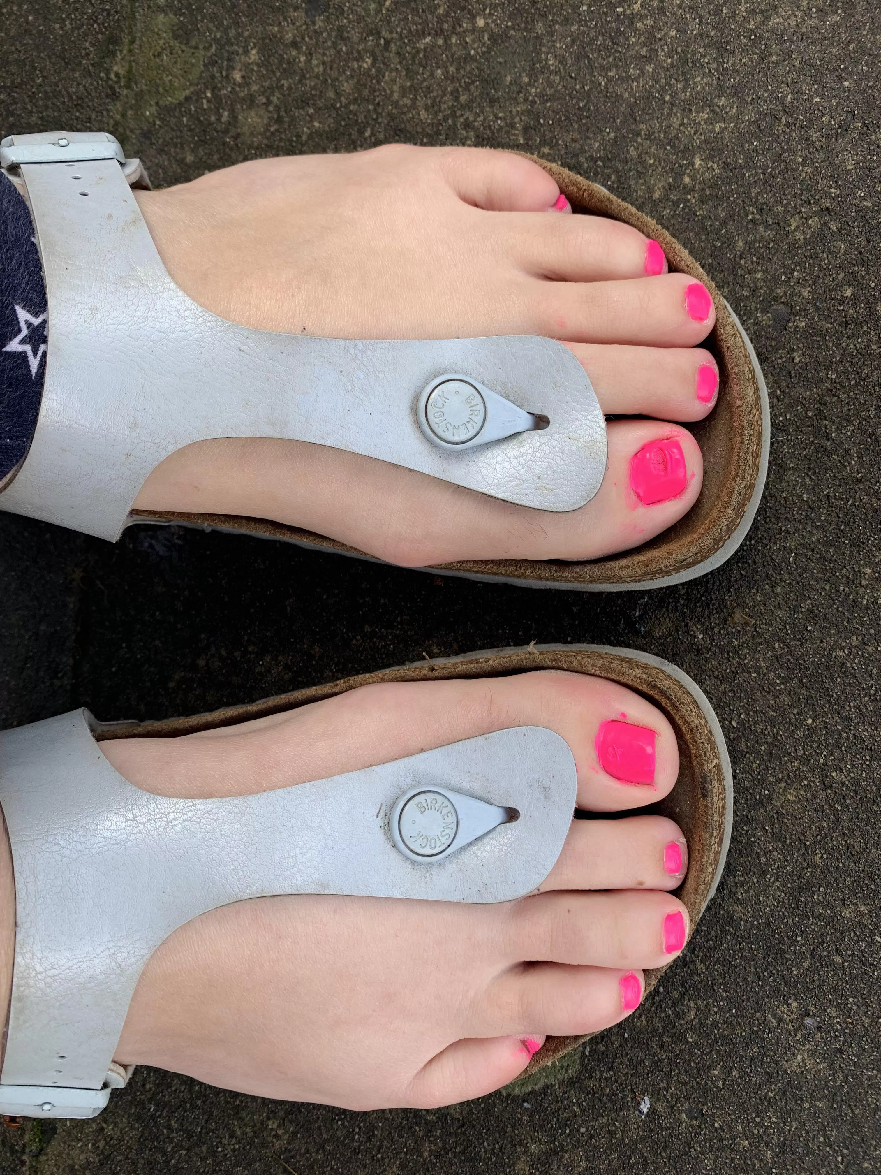 Smudged my nail varnish when putting my Birkenstock’s on yesterday, Gutted! How do you think they look? X x Smudged my nail varnish when putting my Birkenstock’s on yesterday, Gutted! How do you think they look? X x