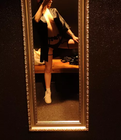 sneakers in fitting rooms stay on