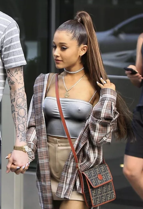 So hard for Ariana grande today