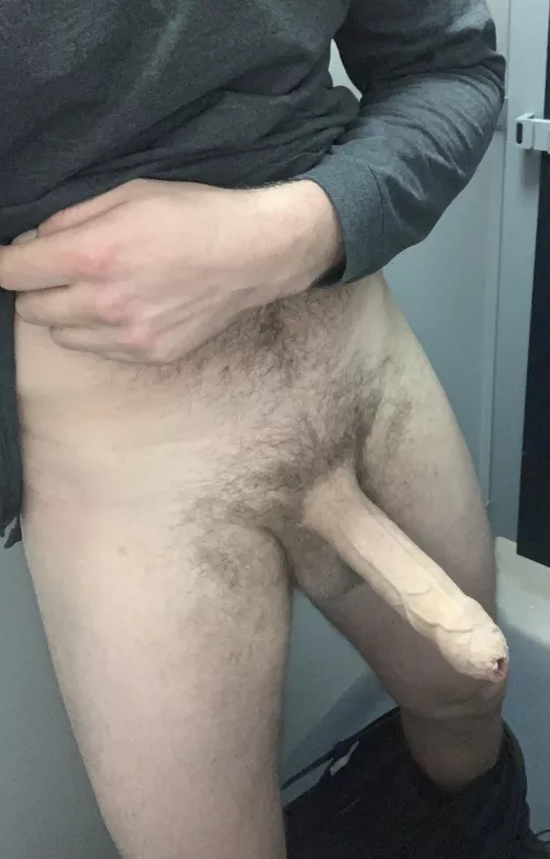 So horny, I had to whack my uncut cock out at work 😉