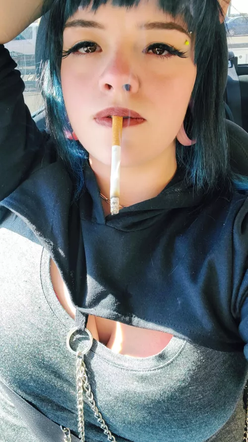 So tell me, what do you like most about girls who smoke 😘