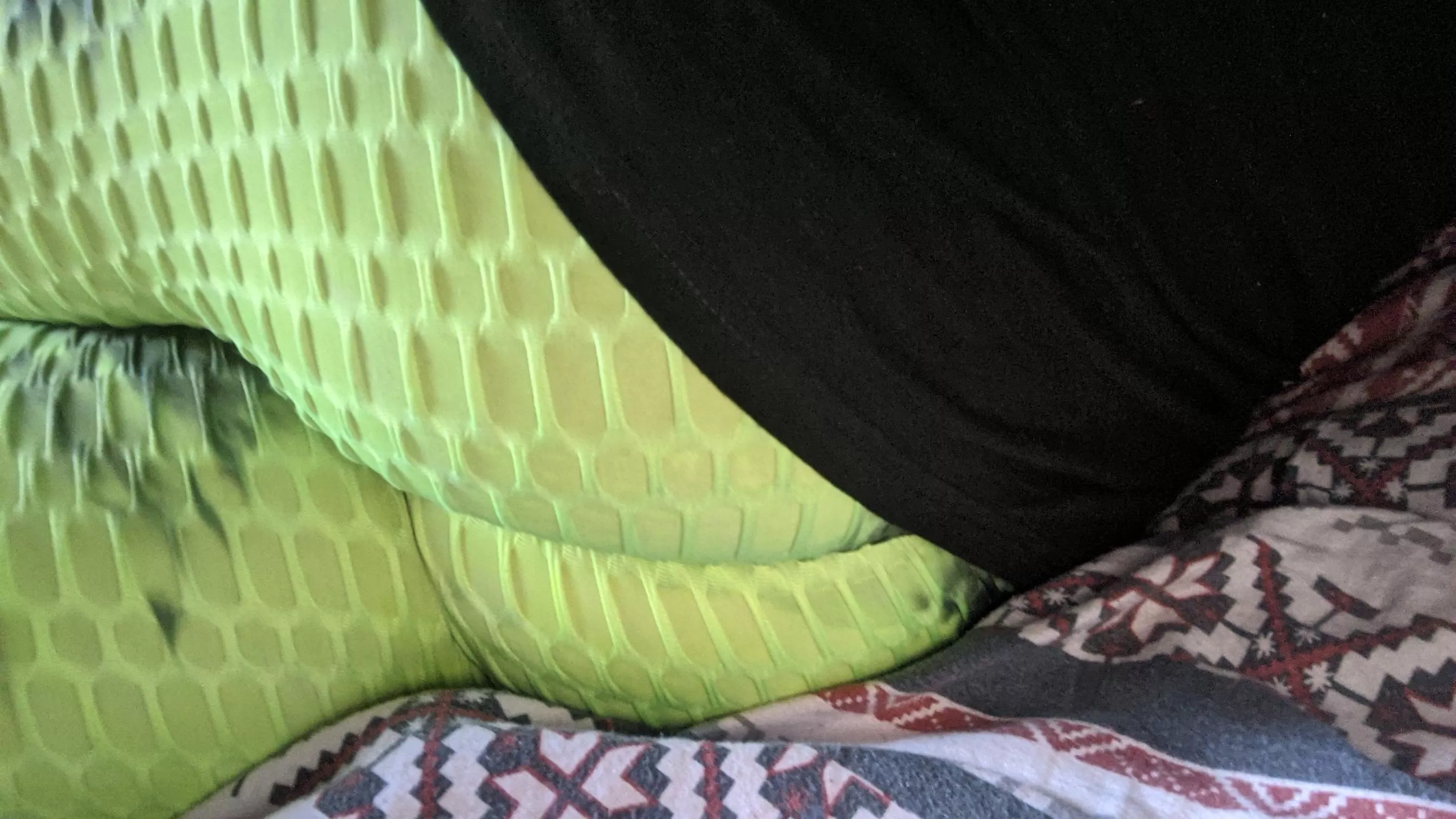So the new leggings arrived...wanna come find out if they are squat proof? With an ass like this...I'm not sure they will be lol So the new leggings arrived...wanna come find out if they are squat proof? With an ass like this...I'm not sure they will be lol