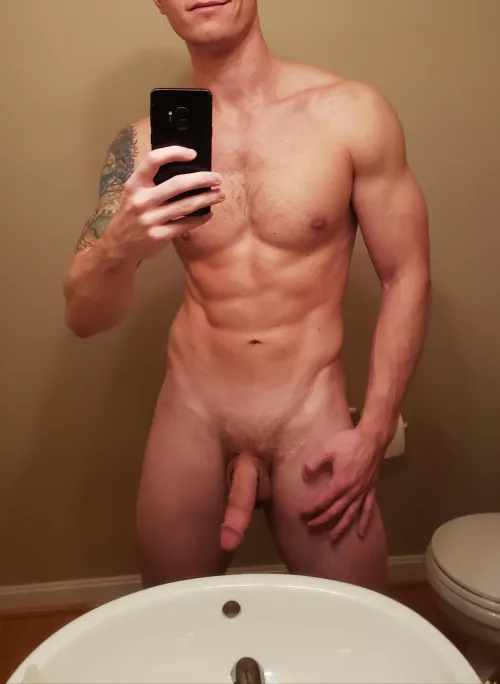 So, you guys like muscle bottoms? 😜