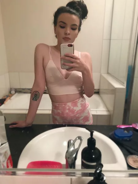 Someday I’ll be big enough so you can’t hit me 💋