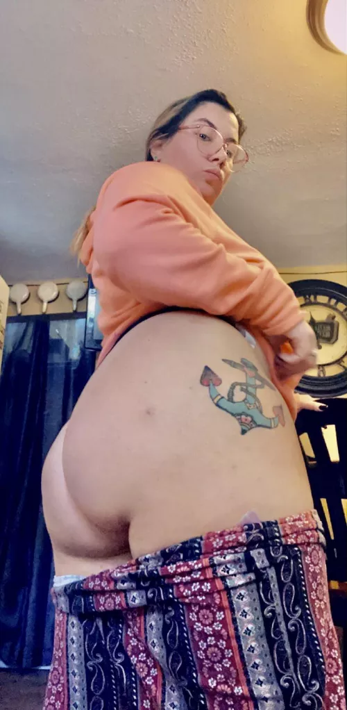 Someone told me I have a nice ass for a mom. Do you agree?