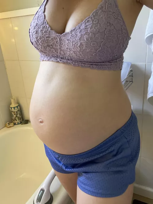 Soooo preg 🎃🕸🕷✨