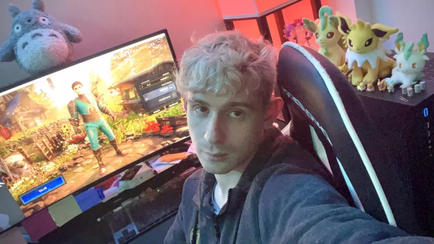 Spending Halloween Weekend Playing New World! Any one else here play? :)