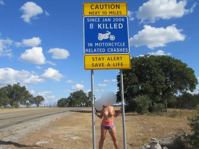 Stay alert-save a life- get flashed 🏍 Having fun