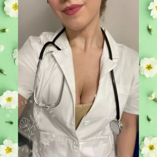 Stepped back in time this weekend… hope you still want to see what’s underneath my ‘scrubs’ 😘🩺