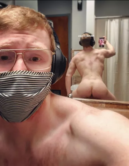 Stretch out this tight jock ass for me bro (; I haven't been fucked in over a year 🙈