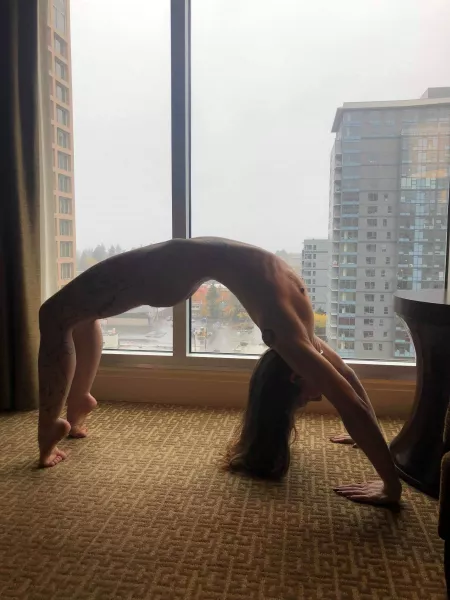 Such tight shoulders. 😅