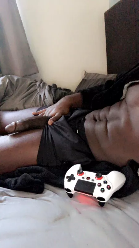 Suck my dick whilst I play the game?😏