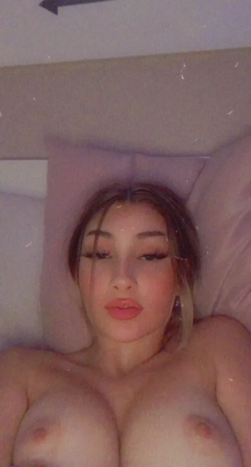 Suck my titties before I gts 🥵😇😇