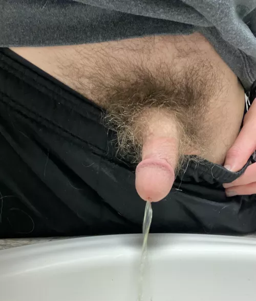 Taking a fat piss in the sink because I’m to lazy to go to the toilet.