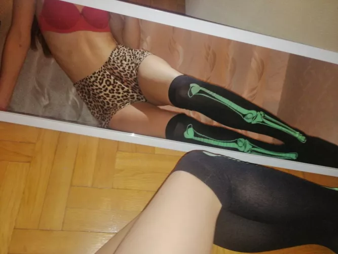 Teen 19❤️ Sexy princess💋 Cum and play with me😏 Free OF💦✌️link in comments