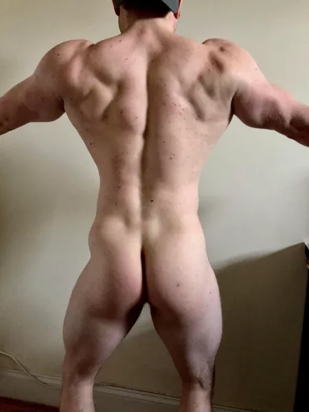 That post-gym pump is doing me favors