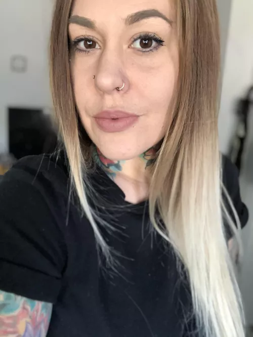 The Alt. Queen has arrived 🖤 here to sit on your face and dominate